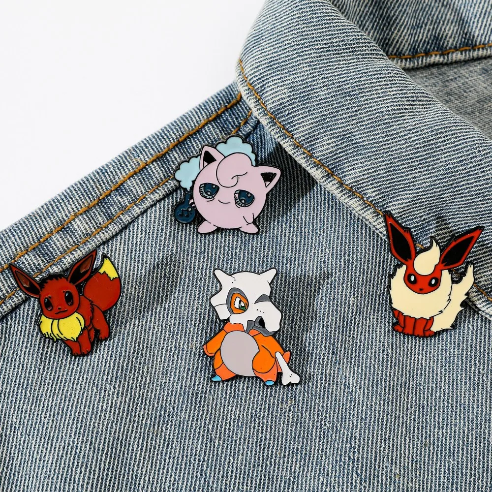 Enamel Pin Set - 4 szt. Broszki z postaciami z