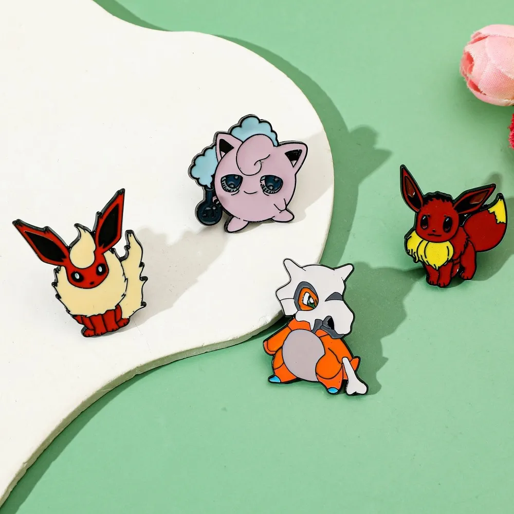 4 szt. Broszki z postaciami z  – Enamel Pin Set recenzja i cena